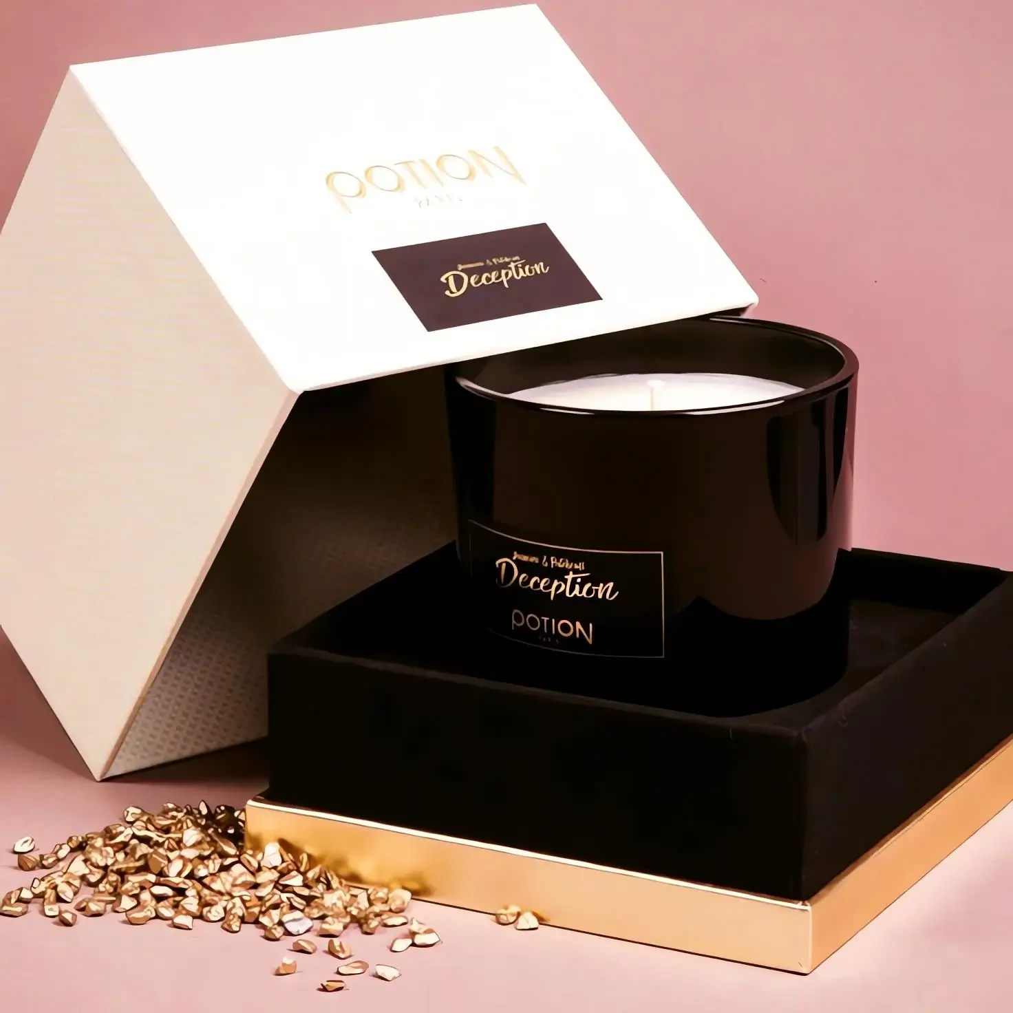 Custom luxury candle box from Horizons Packaging β rigid box with magnetic closure