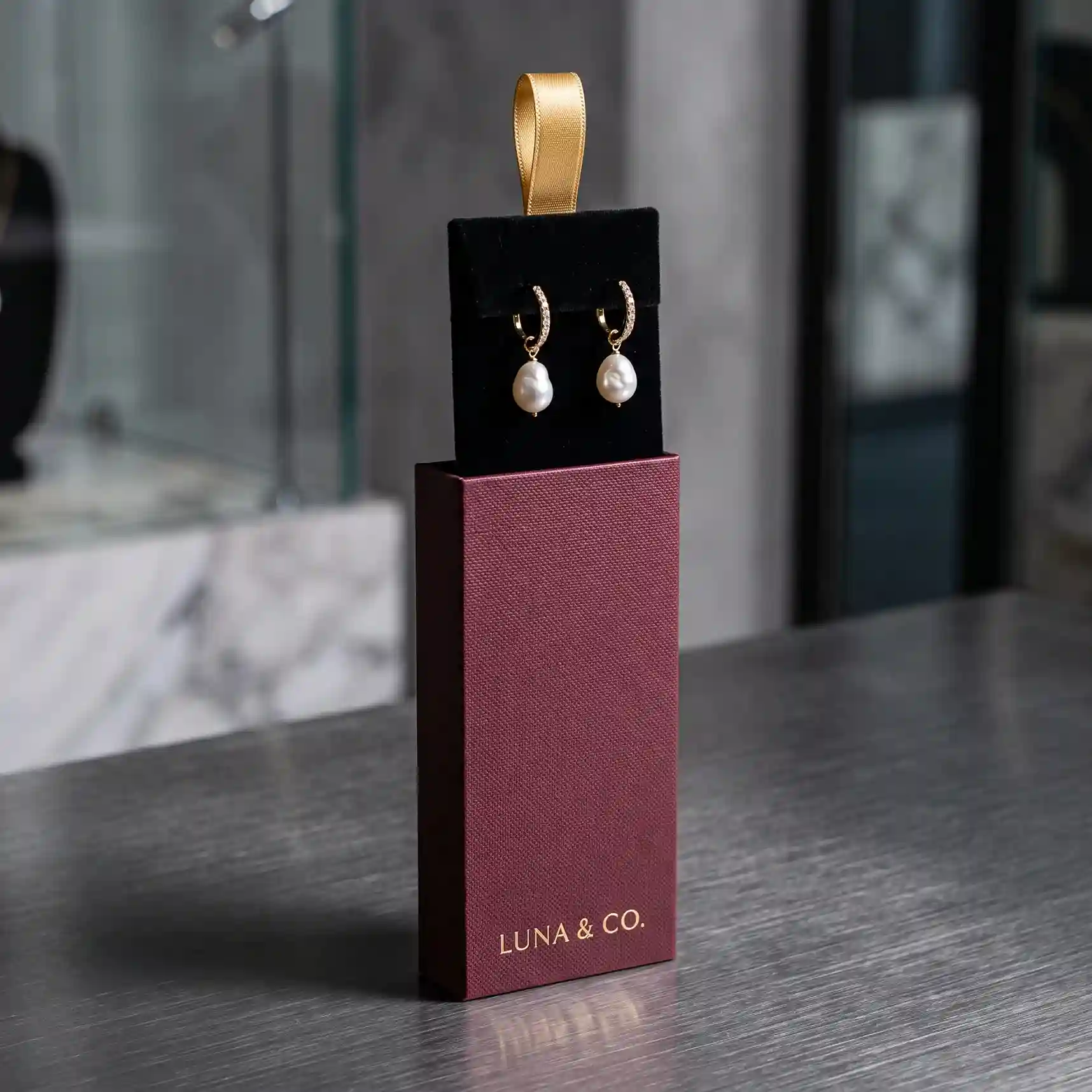 Custom earrings box from Horizons Packaging